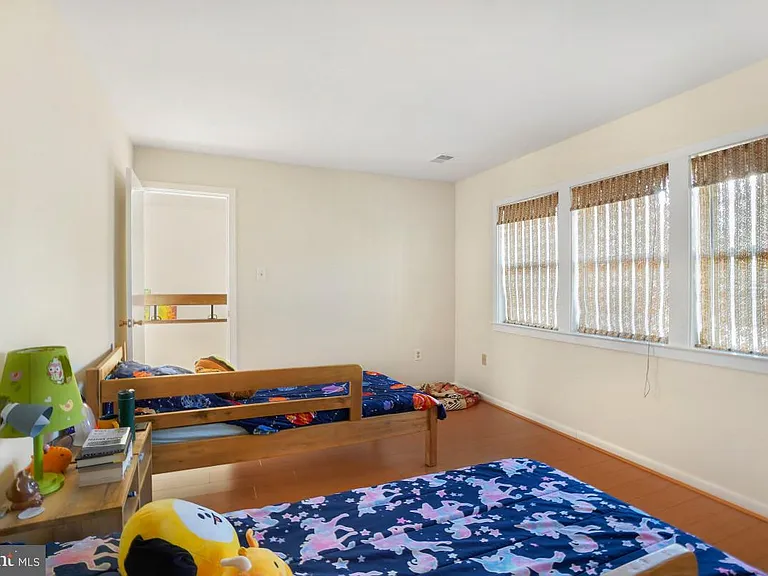 5351 Strathmore Ave — Photo 19