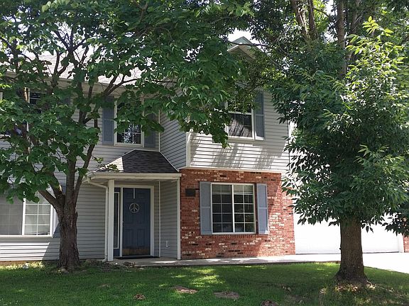 2nd image of 815 Boulder Dr