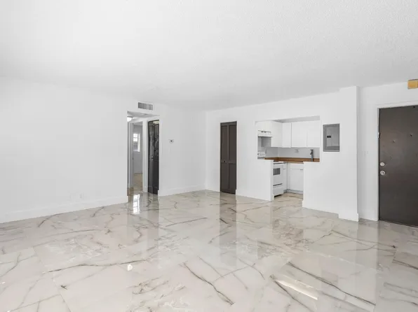 241 SE 9th Avenue #204, Pompano Beach, FL 33060