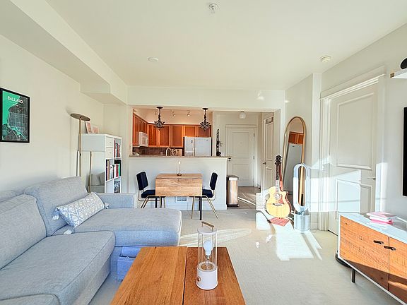5th image of 1545 NW 57th St Unit 526