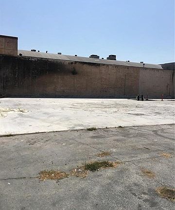 4th image of 1112 W Gardena Blvd