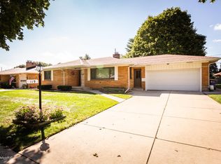 119 Westmont Dr NW, Grand Rapids, MI 49504