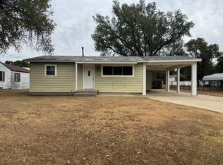 902 S Harrison St, Hugoton, KS 67951