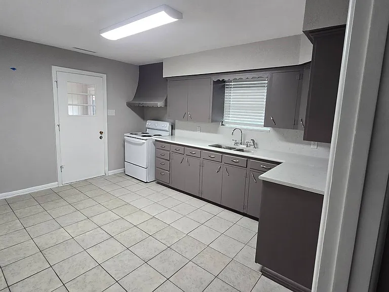 6612 Locke Ave — Photo 16