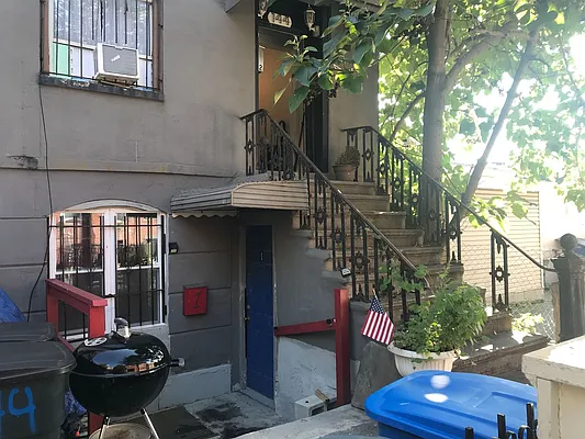 Rented by Premier Metro Realty Corp | media 36