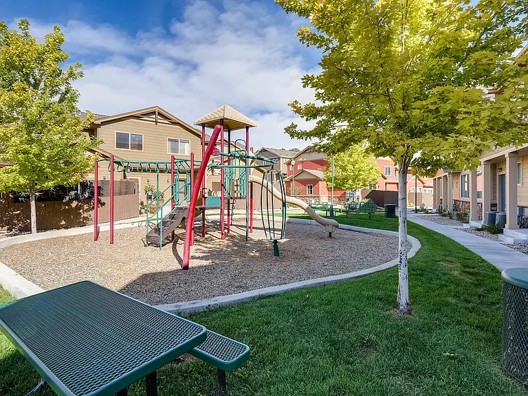 1819 Aspen Meadows Cir #1819 — Photo 4