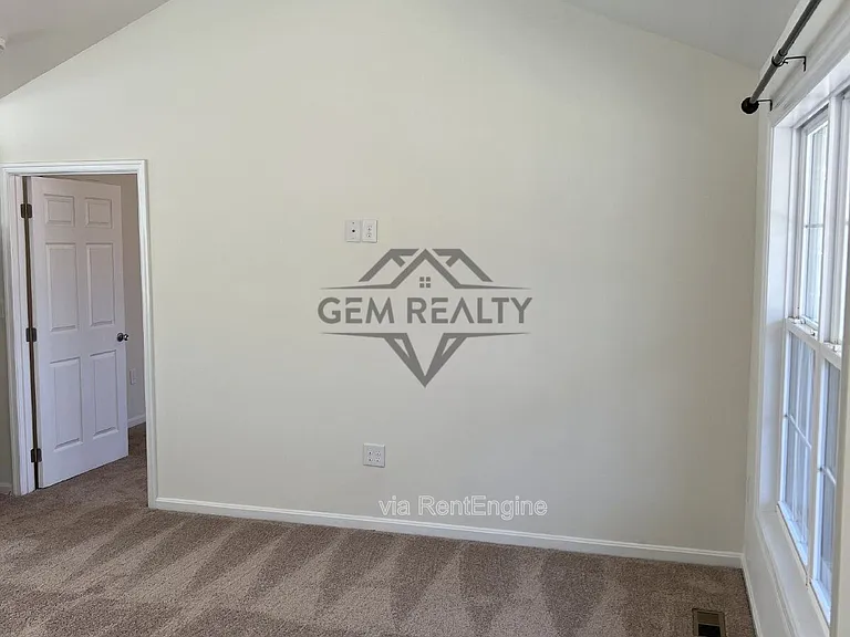 8326 Quicks Way — Photo 6