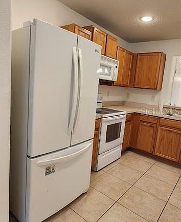 5th image of 2529 Harn Blvd Unit 4
