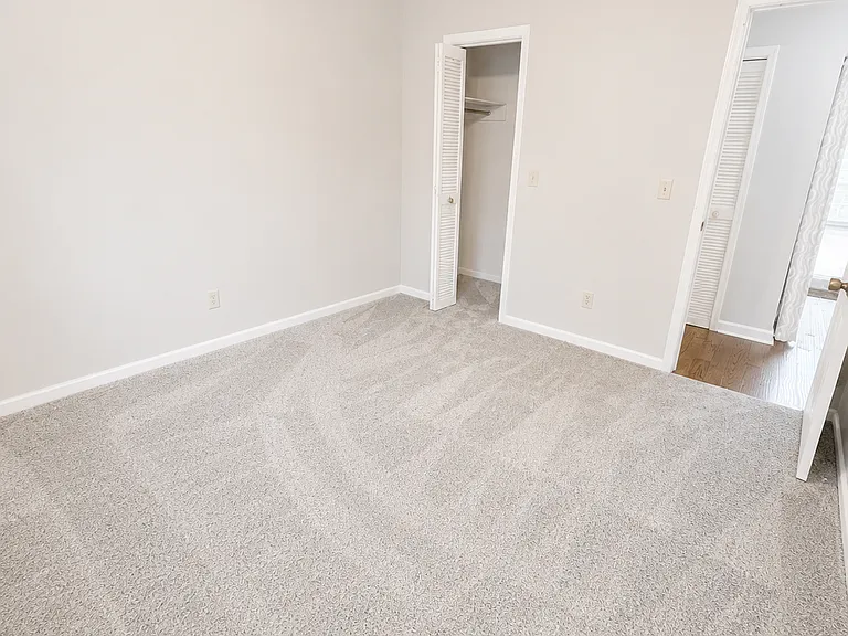 233 Conrad Cir — Photo 7