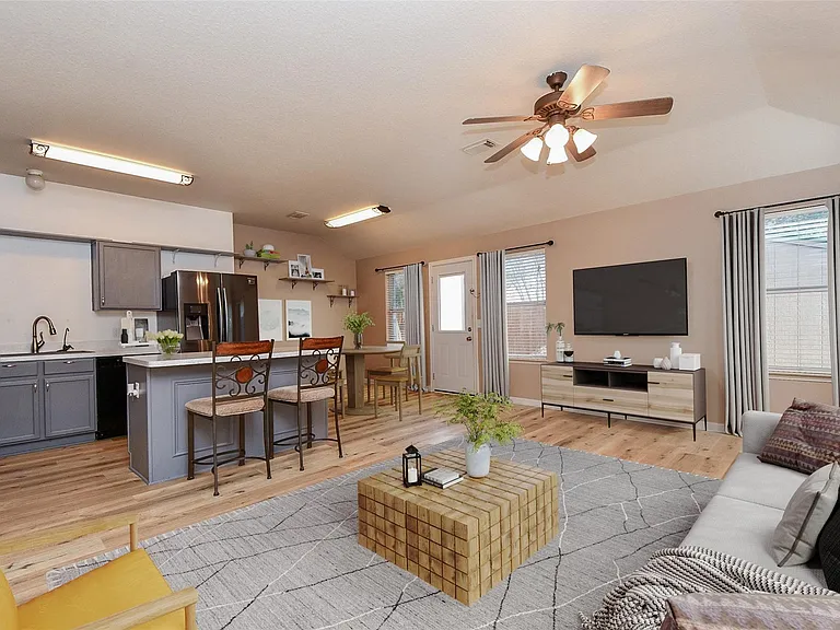 4818 King Hallow Ln — Photo 6