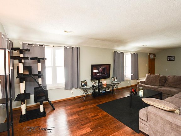 4th image of 38305 N Wilson Ave