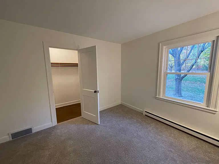 11 Spruce Ter #B — Photo 10