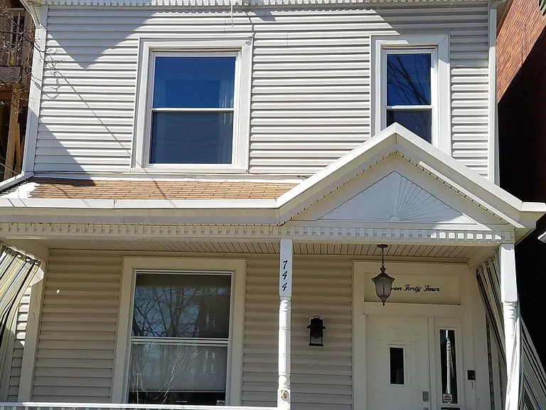 744 E End Ave #1 — Photo 2