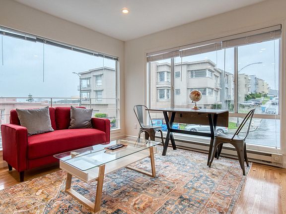4th image of 156 Terra Vista Ave APT 4