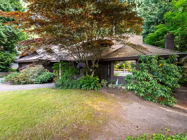 1768 Amble Greene Dr, Surrey, BC V4A 6P4