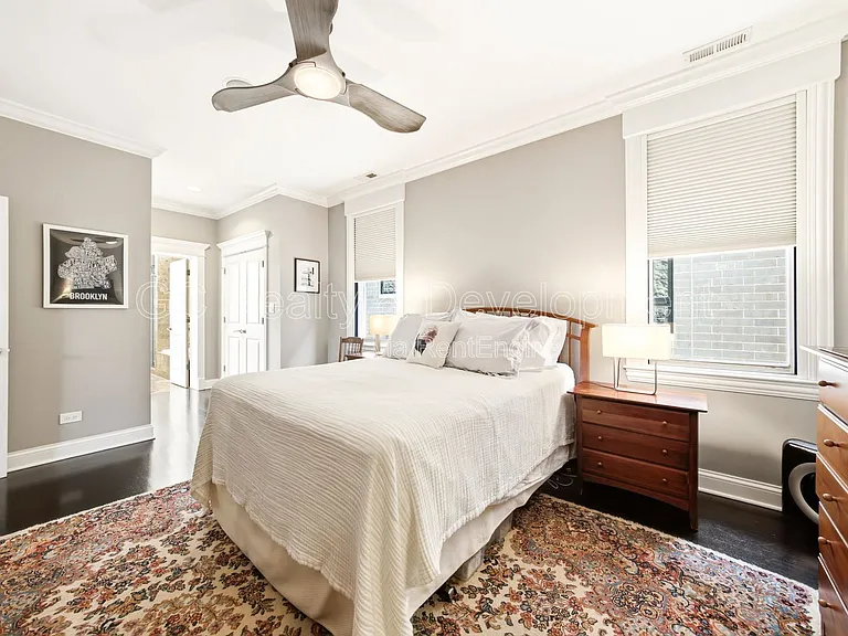 3934 N Janssen Ave #4 — Photo 9