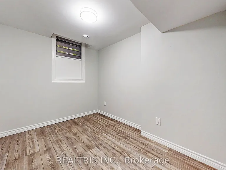 85 Eaglecrest St #LOWER — Photo 7