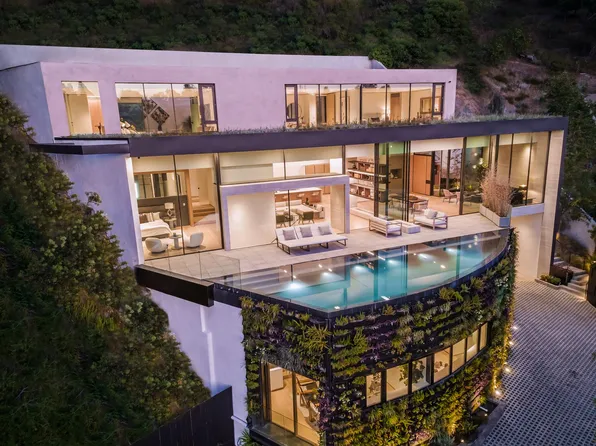 9322 Hazen Dr, Beverly Hills, CA 90210