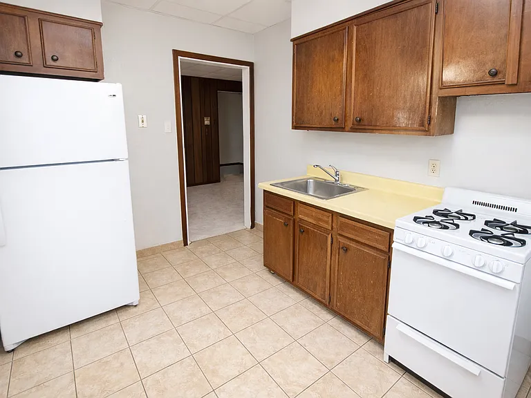 330 Melwood Ave — Photo 3