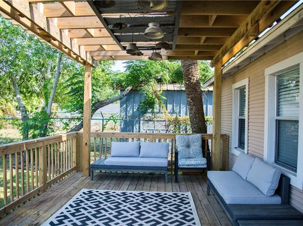 1318 N Mesquite St, Corpus Christi, TX 78401