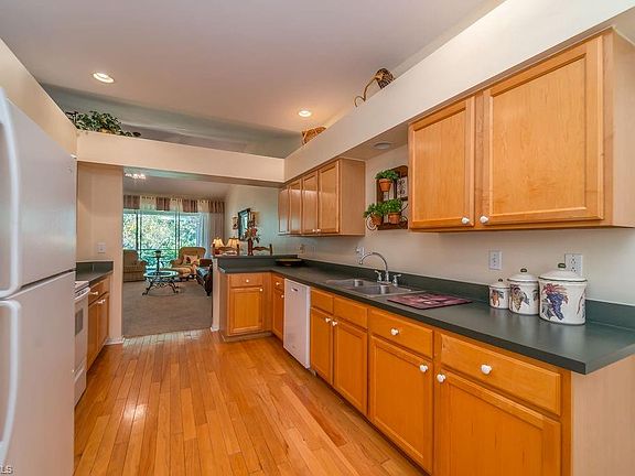 3rd image of 23041 Grassy Pine Dr