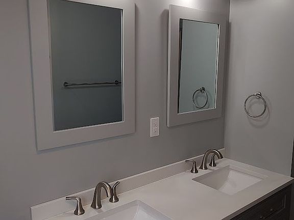 5th image of 224 Oxford Pl #1