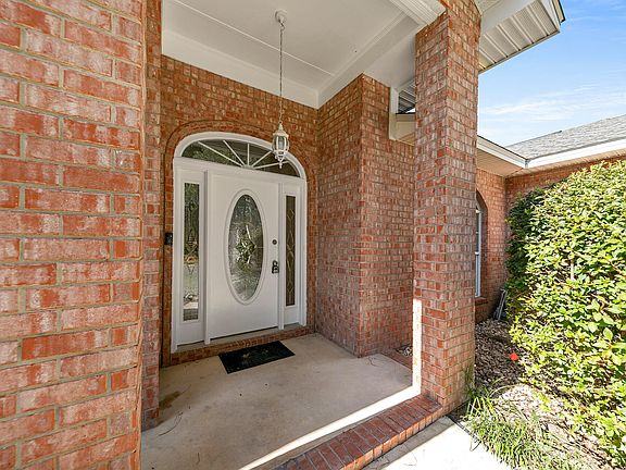 4th image of 1174 Troon Dr W