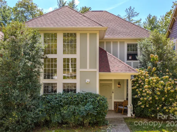 10 Trafalgar Cir, Asheville, NC 28805