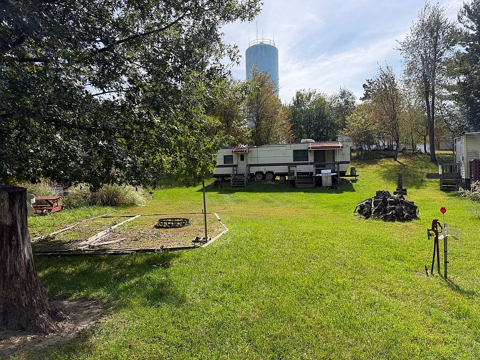 1st image of 13-89 Woodhaven Lakes