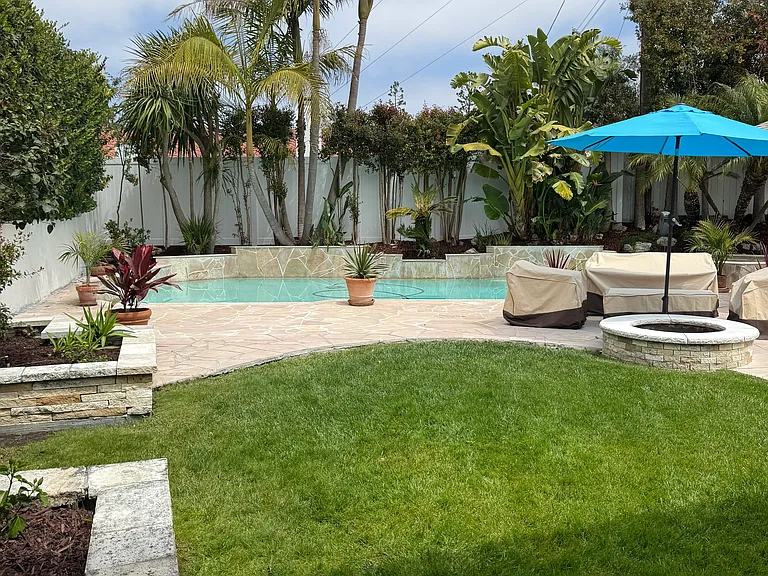 28024 Lomo Dr — Photo 2