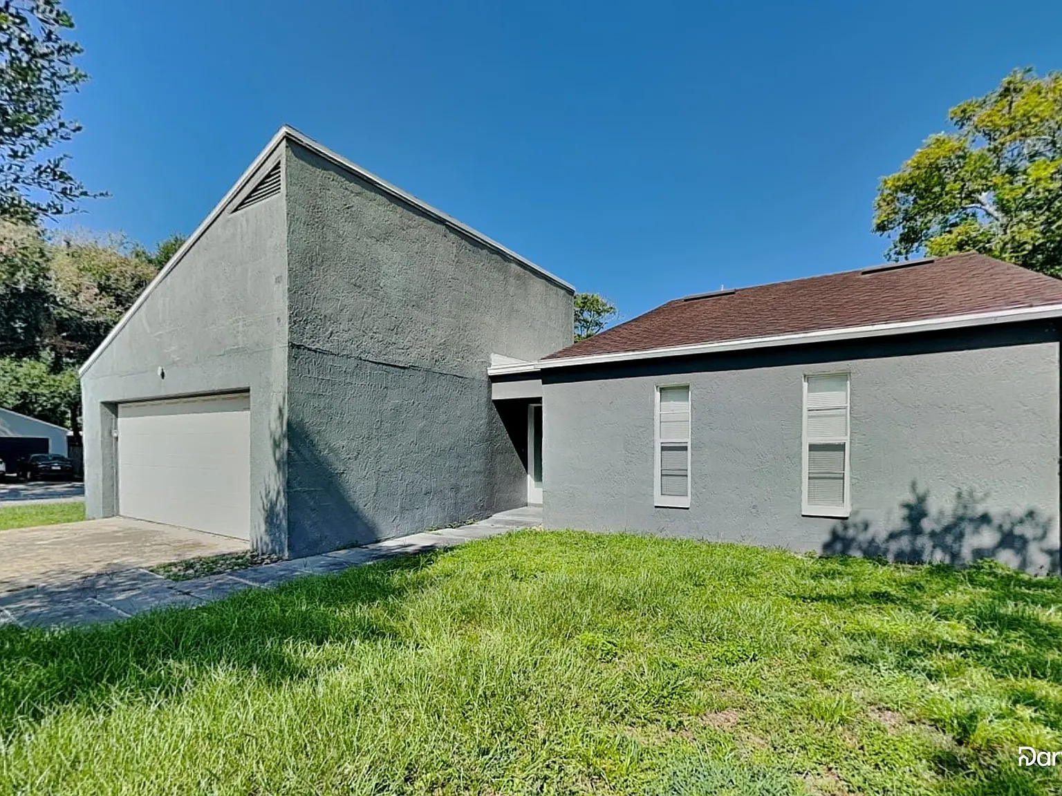 3 bed, 2.0 bath, 1305 sqft, $2,170 — Photo 2