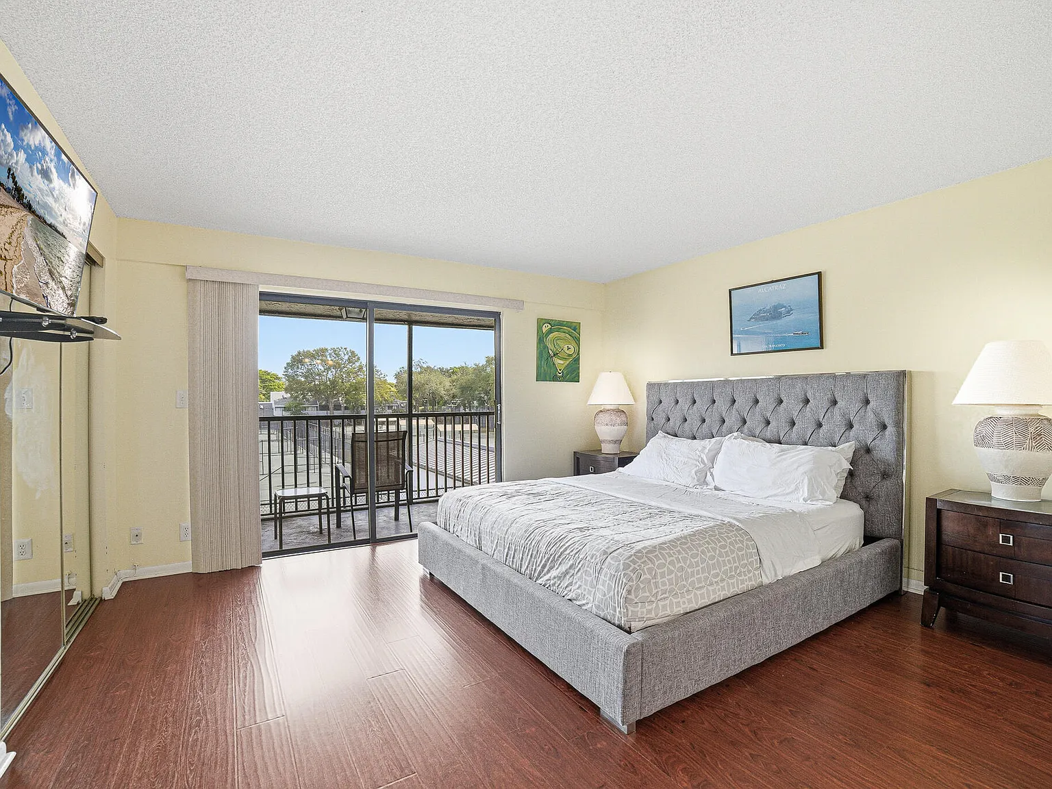 2 bed, 2.0 bath, 1120 sqft, $3,000 — Photo 4