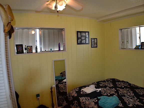 4th image of 23115 Camino St