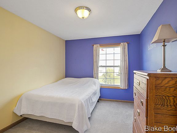 3rd image of 10931 Jordan Ct