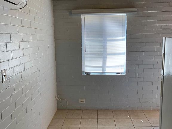 5th image of 2935 N Forgeus Ave