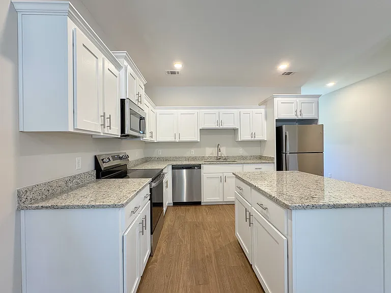 102 Skye Dr #4 — Photo 8