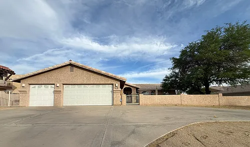 81 Acoma Blvd S Photo 1