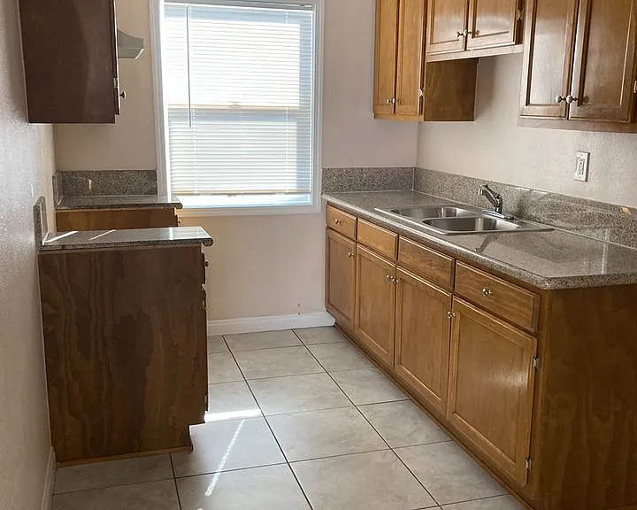 6331 Templeton St #B — Photo 4