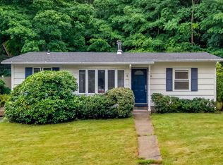 6 Fernbrook Rd, Northborough, MA 01532