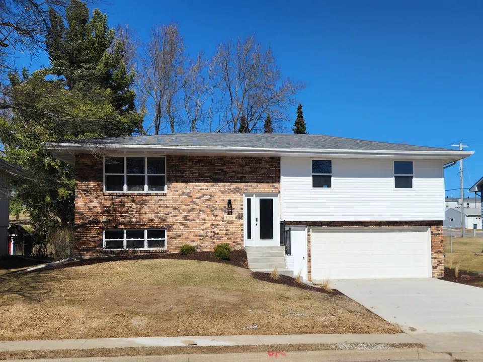 3315 Kaufmann Ave