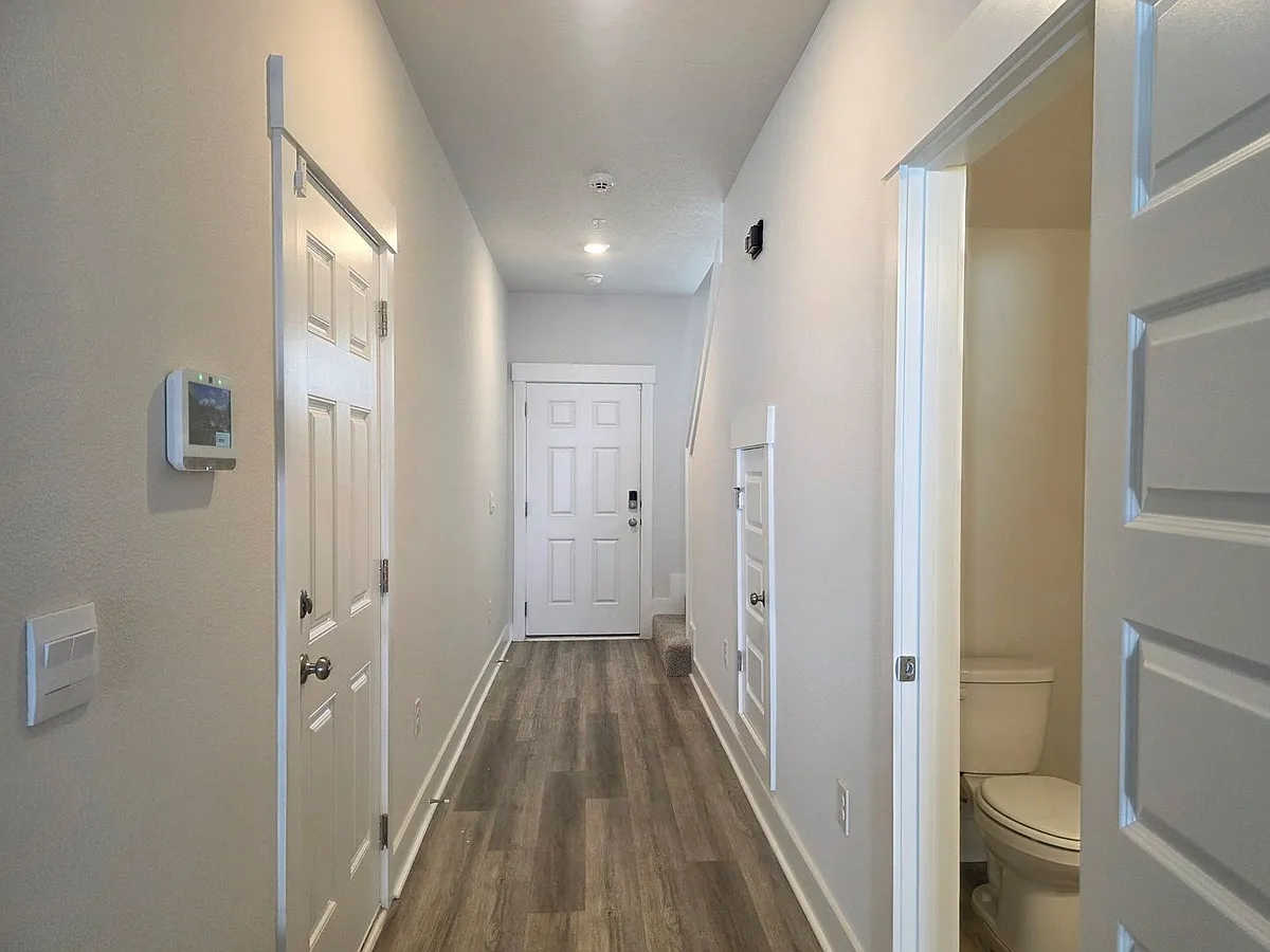 Building Photo - 9499 Nature Creek Cir