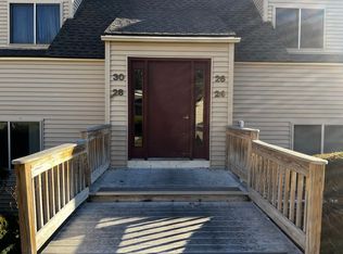 28 Carriage Dr, Simsbury, CT 06070