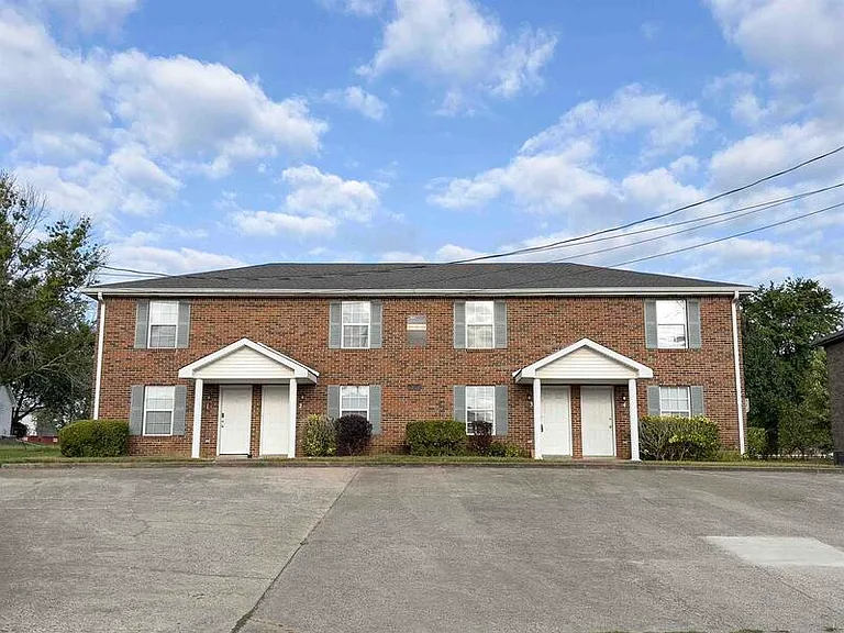 371-3 Peabody Dr — Photo 1