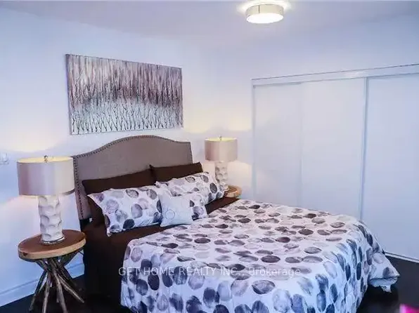 339 Coxwell Ave #1, Toronto, ON M4L 3B5