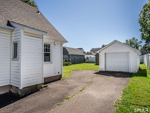 3rd image of 28 Byrd Road