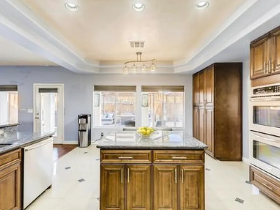 5420 Regal Peak Dr
