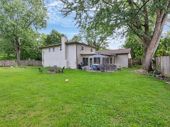 5th image of 2120 Honeytree Ct