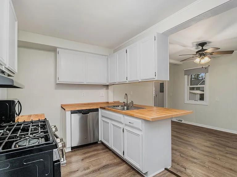 1849 Cambridge Rd — Photo 12