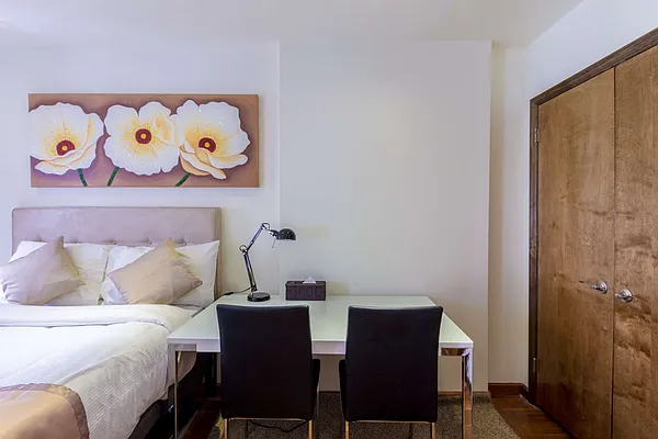 Rented by Townhouse Apartments | media 22
