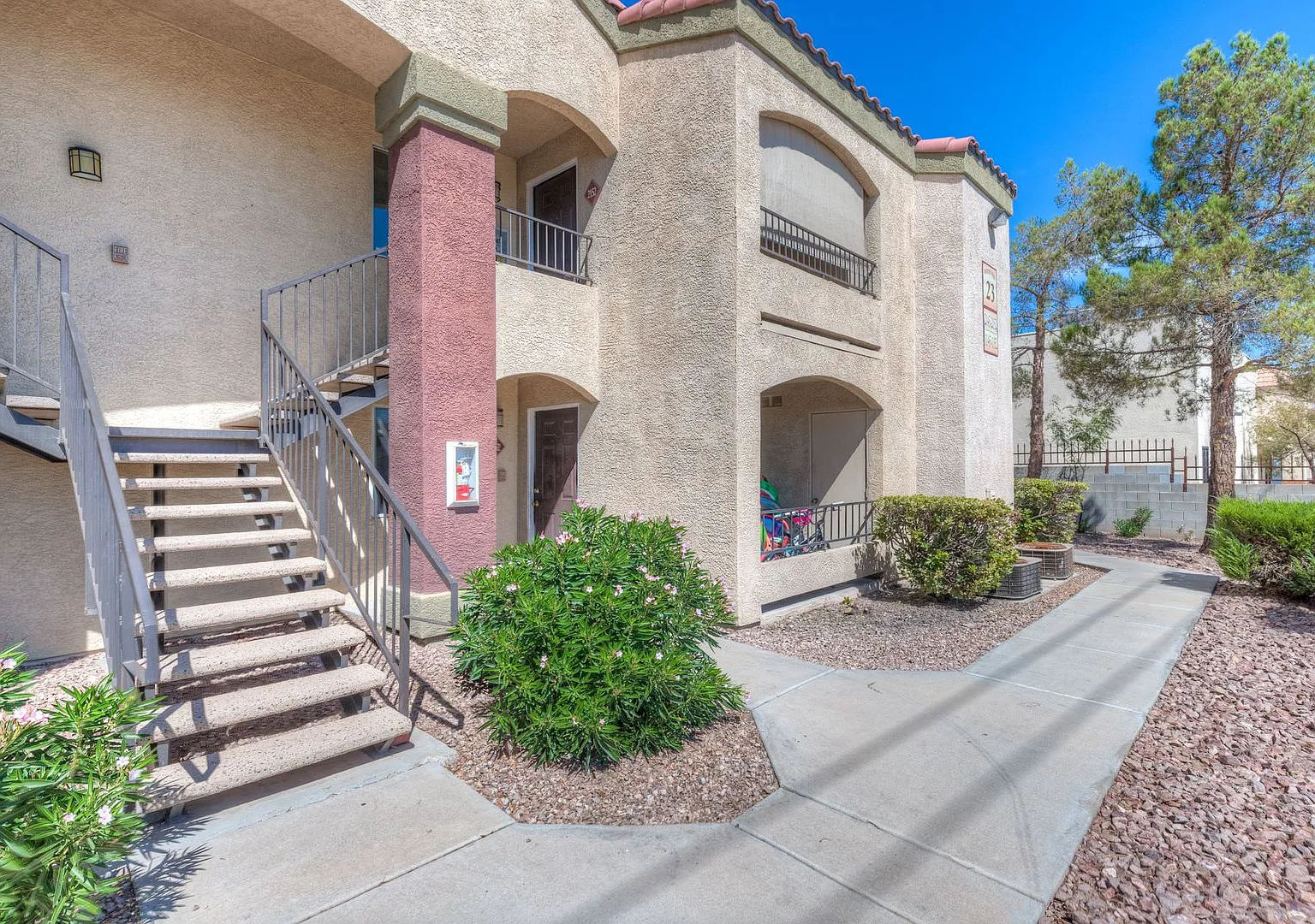 Gated 2 bedroom condo with new LVP flooring! — Photo 3